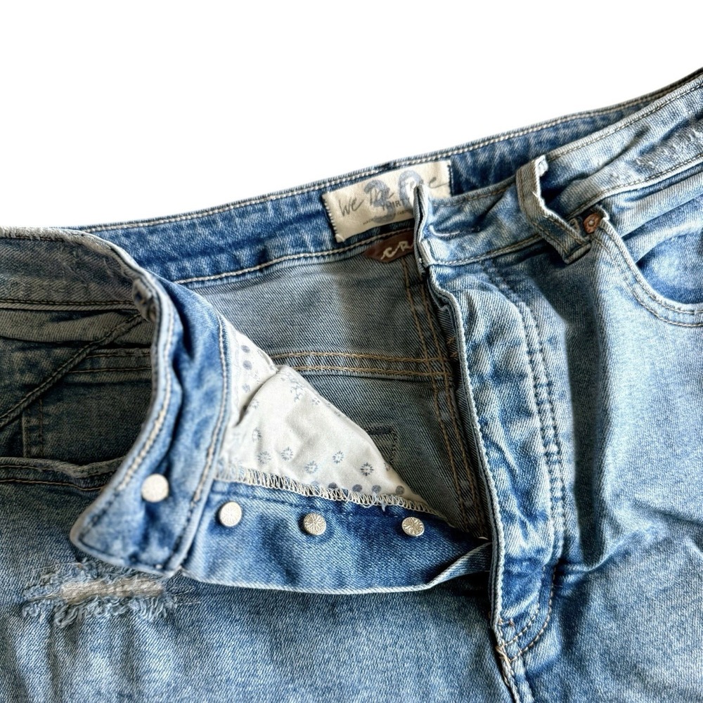 We The Free High Rise Distressed Cut Off Denim Shorts Blue Size 30 - Picture 3 of 7